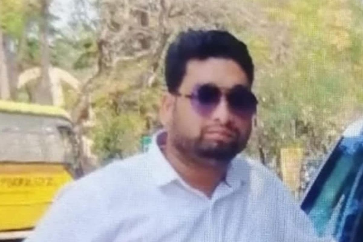 Jharkhand Crime: सरायकेला के आदित्यपुर में जमीन कारोबारी को अपराधियों ने मारी गोली, पांच वर्षीय बेटा भी घायल, दोनों खतरे से बाहर