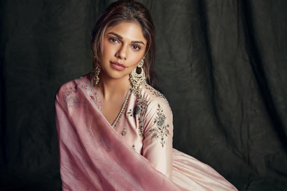 Heeramandi में अपनी एक्टिंग के लिए बार-बार ट्रोल होने पर शर्मिन सहगल ने तोड़ी चुप्पी, कहा- एहसास हुआ कि…