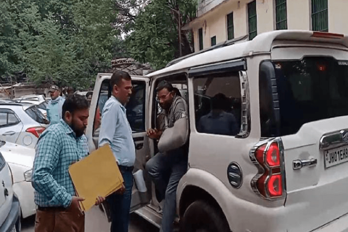 रांची जमीन घोटाला मामला: न्यायिक हिरासत में भेजे गए शेखर कुशवाहा, रिमांड पर फैसला कल