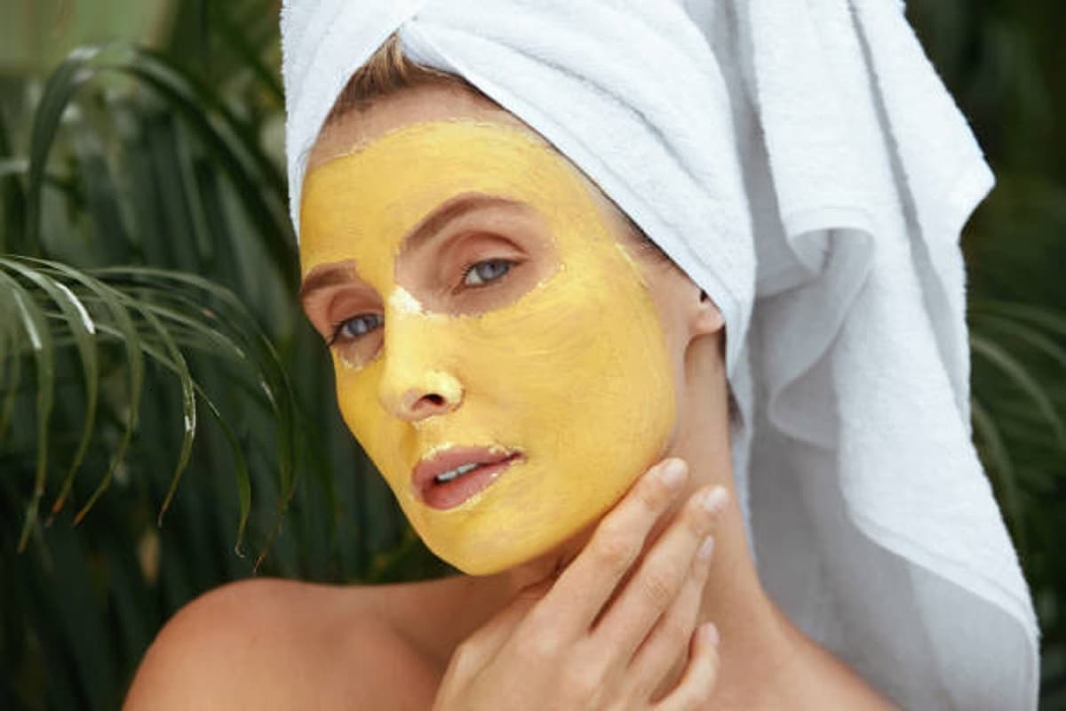 Skin care tips : अपने स्किन केयर रूटीन में ऐसे शामिल करें बेसन, चमक उठेगा चेहरा