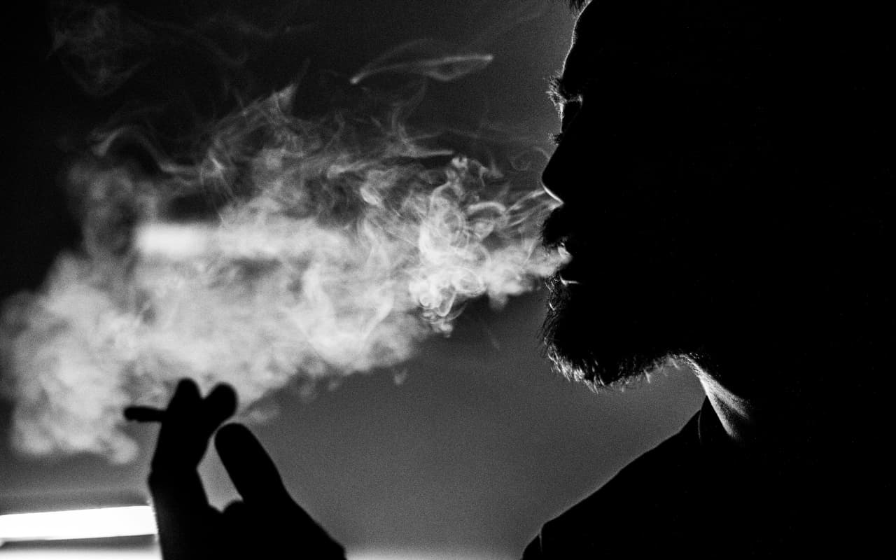 No Smoking: किशोरावस्था में ही लग जाती है धूम्रपान की लत, सिगरेट कंपनियाें के टार्गेट पर यही एज ग्रुप