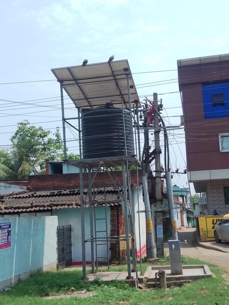 सोलर मिनी जलमीनार दो महीने से खराब, पीने का पानी की हो रही दिक्कत