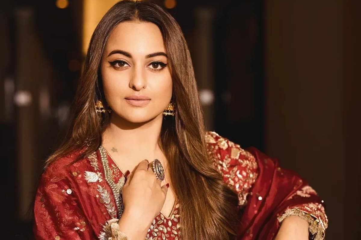 Sonakshi Sinha की शादी पर शत्रुघ्न सिन्हा के बयान ने इंटरनेट पर मचाया तहलका, पहले भी इन विवादों का हिस्सा रह चुकी हैं दबंग गर्ल