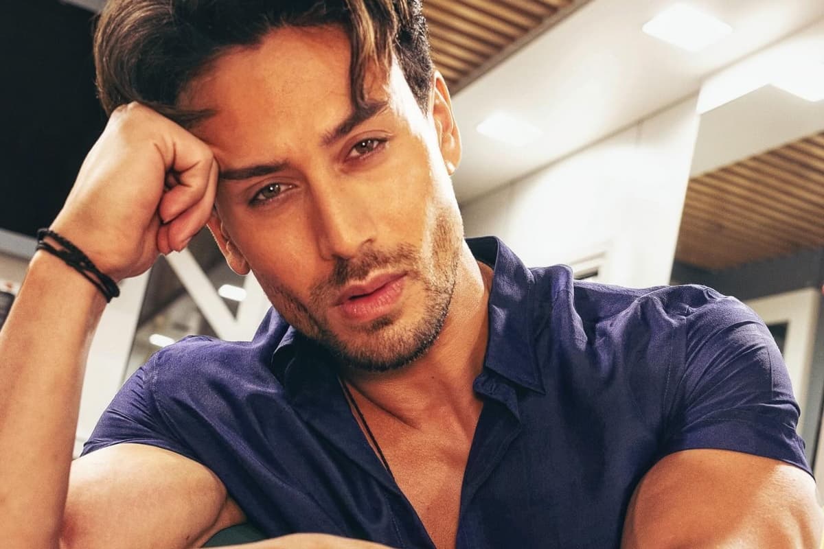 क्या खत्म होता जा रहा है टाइगर श्रॉफ का फिल्मी करियर? इन बड़ी बजट की फिल्मों पर भी लगा ताला