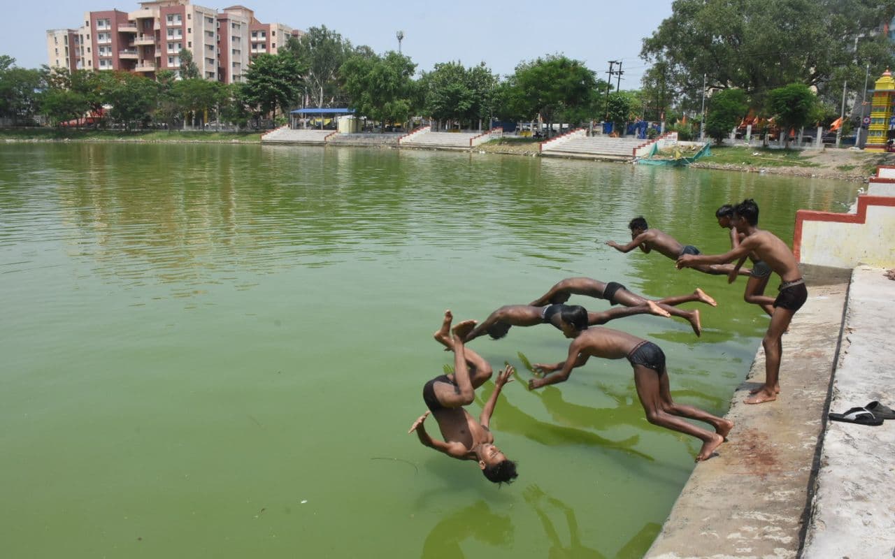 झारखंड के 18 जिलों में वर्षा-वज्रपात के बाद 9 जिले में HEAT WAVE की चेतावनी, मौसम विभाग ने जारी किया अलर्ट