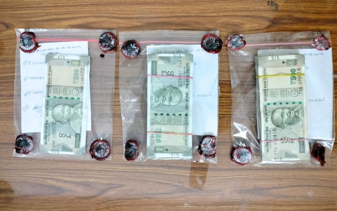 West Bengal News: बिहार के 4 कपड़ा व्यवसायी से कोलकाता में 2.85 लाख की लूट, 3 गिरफ्तार