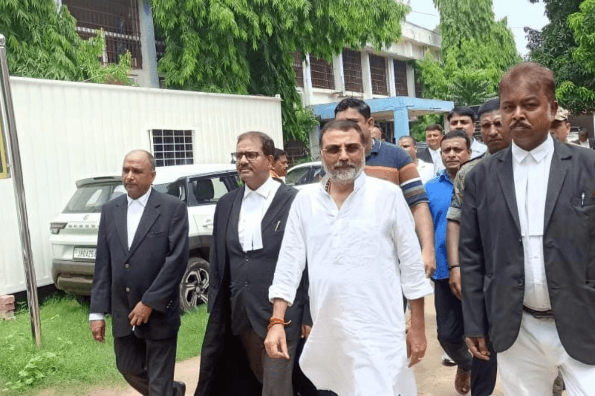 निशिकांत दुबे ने हेमंत सोरेन पर बोला हमला, कहा-उनके भ्रष्टाचार का होगा हिसाब, बीजेपी करेगी सत्ता वापसी निशिकांत दुबे ने हेमंत सोरेन पर बोला हमला, कहा-उनके भ्रष्टाचार का होगा हिसाब, बीजेपी करेगी सत्ता वापसी
