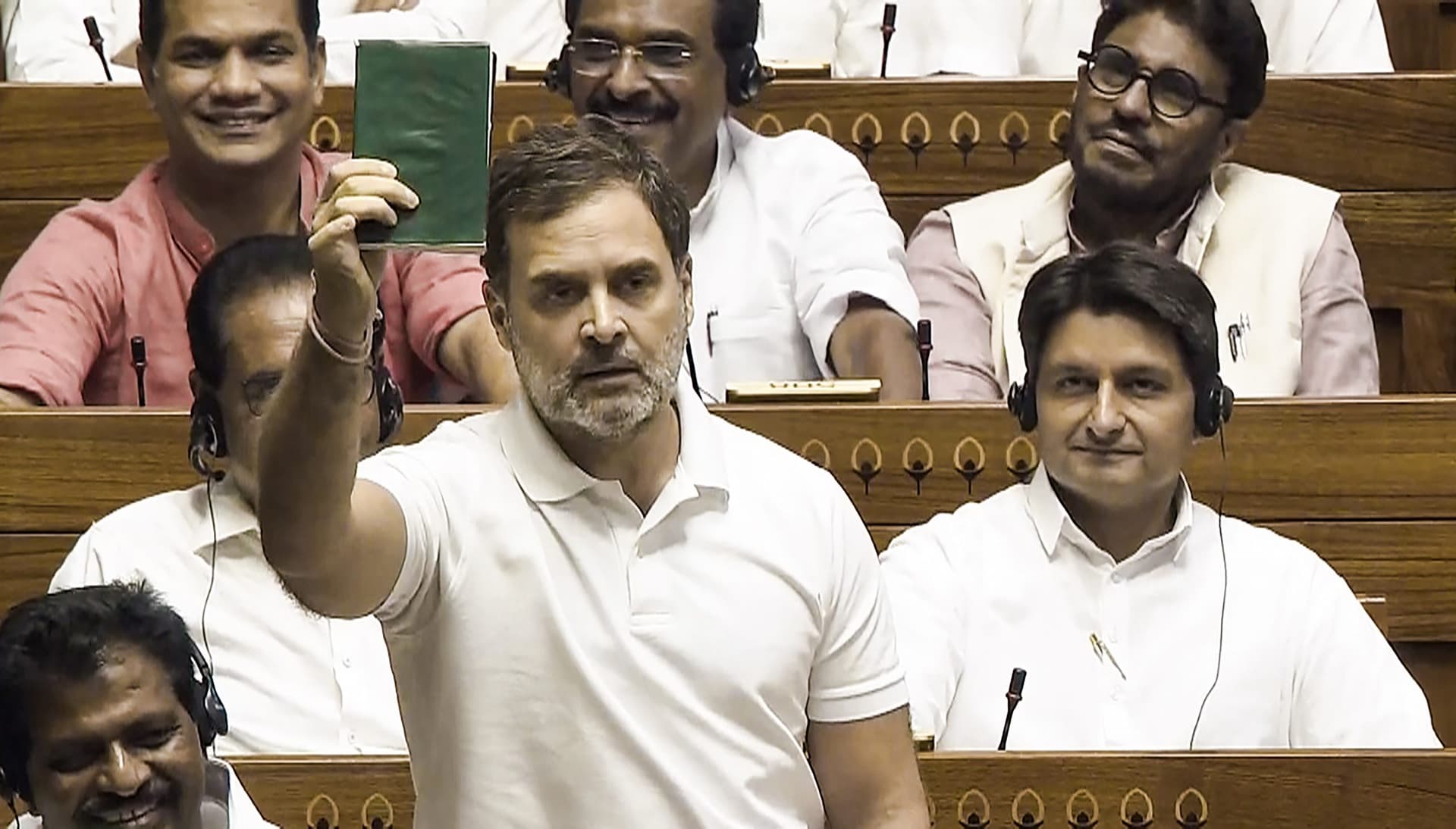 Parliament Session : 'आसन के पास कोई रिमोट कंट्रोल नहीं होता…', माइक बंद करने के सवाल पर ओम बिरला ने राहुल गांधी को दिया जवाब