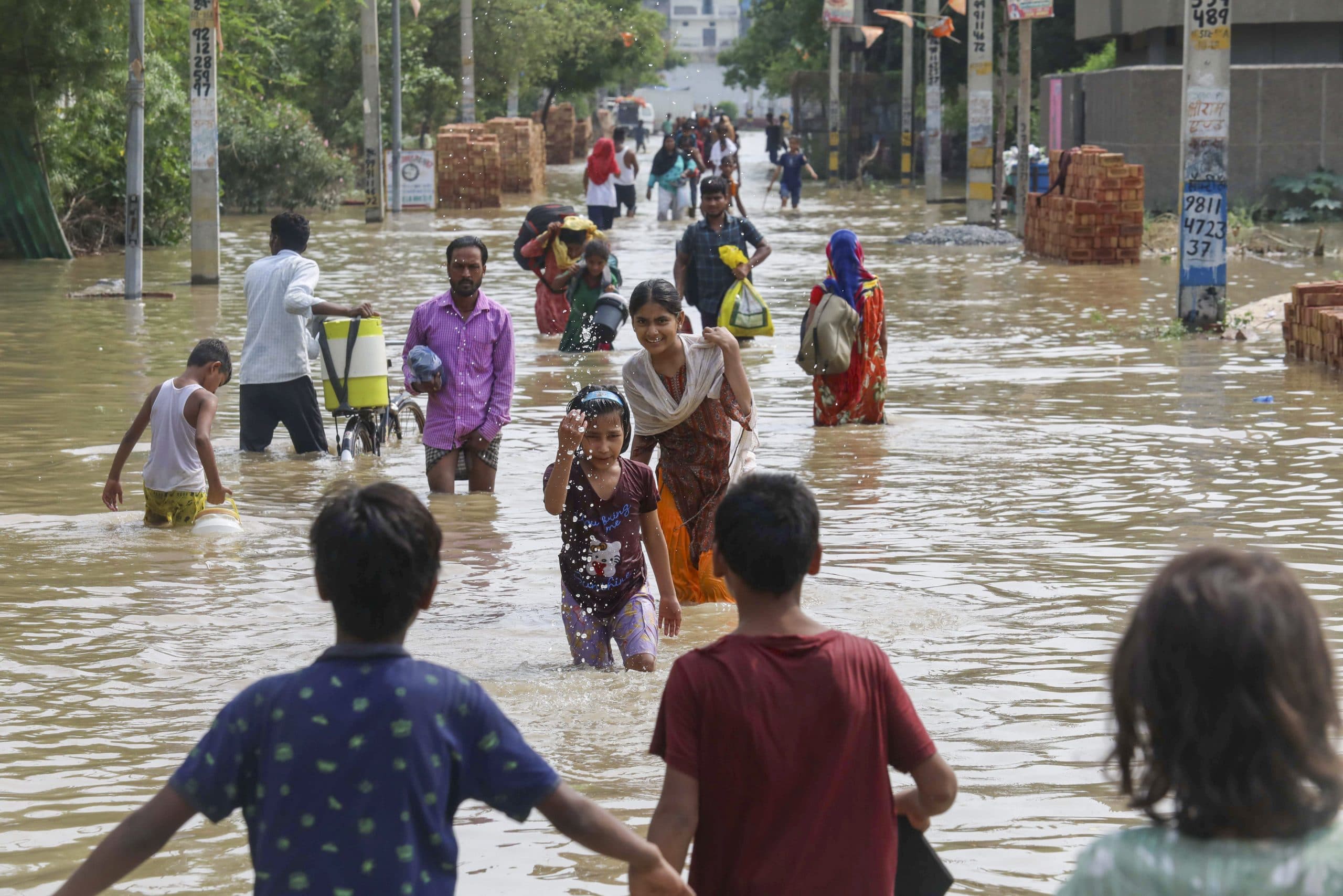 Weather Forecast: दिल्ली-राजस्थान में बरसेंगे बदरा, ओडिशा में ऑरेंज अलर्ट जारी, जानिए आज कहां होगी बारिश