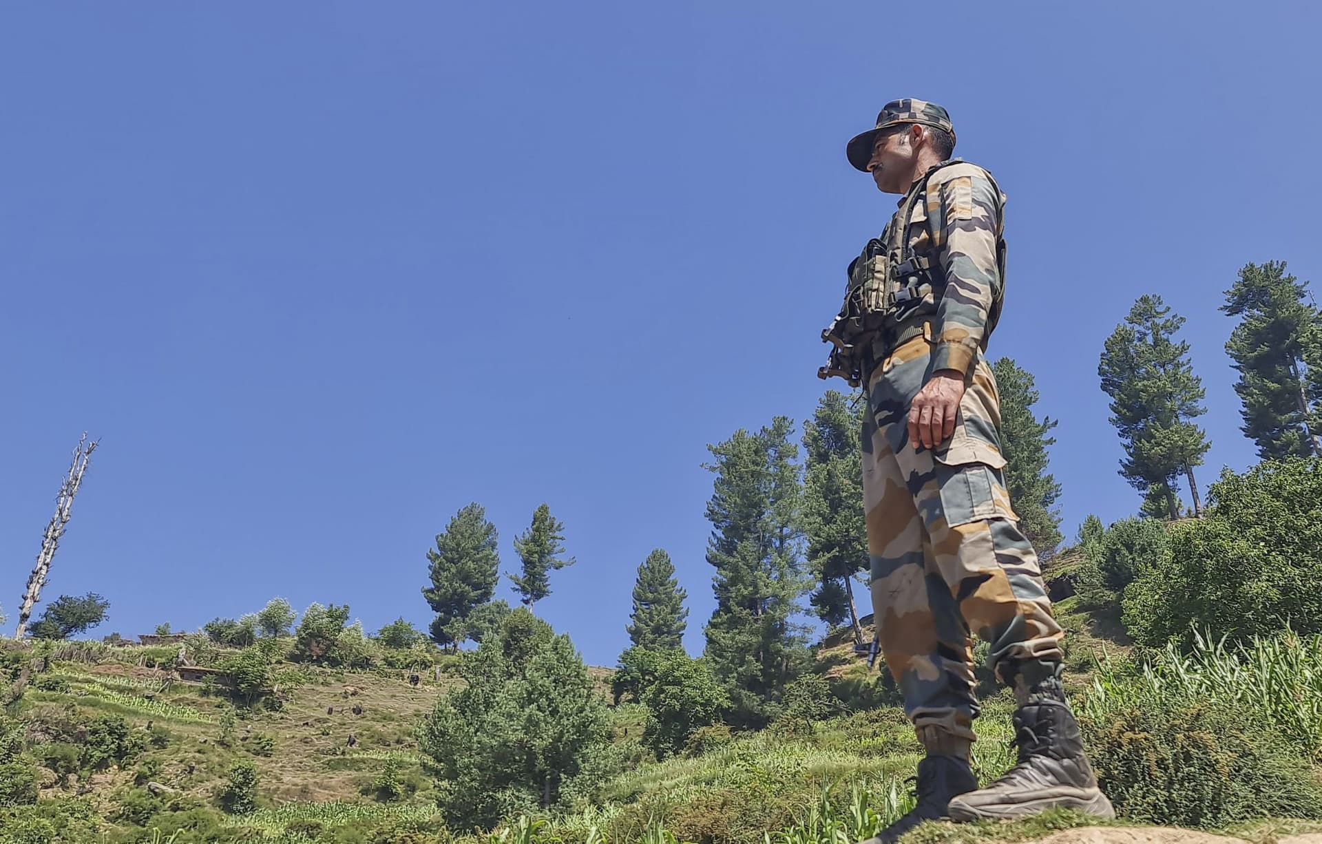 Indian Army: भारत के सामने नहीं टिक सकते ये देश, जानिए कितनी ताकतवर है इंडियन आर्मी