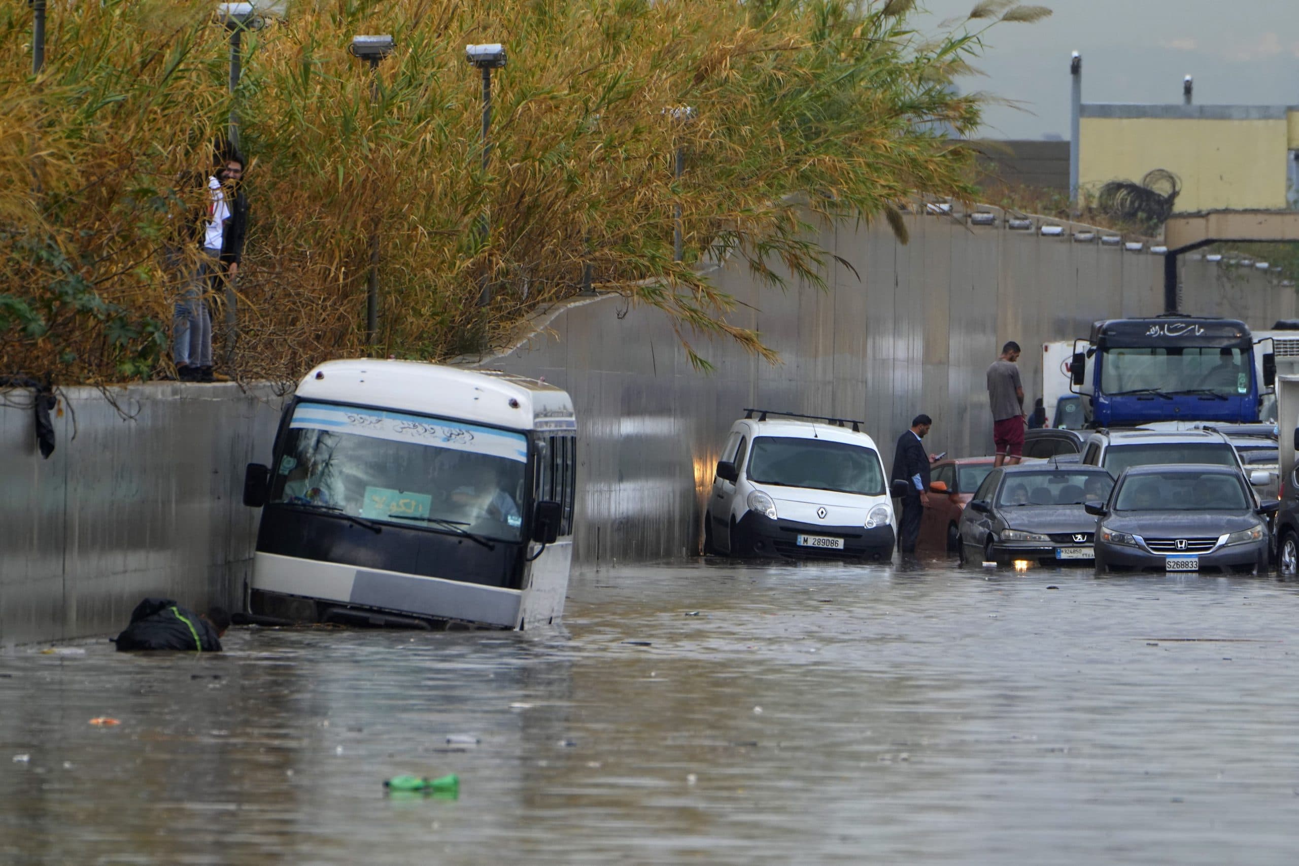Weather Updates: एक्टिव है मानसून, 5 राज्यों में भारी बारिश का अलर्ट, जानिए अपने शहर का हाल