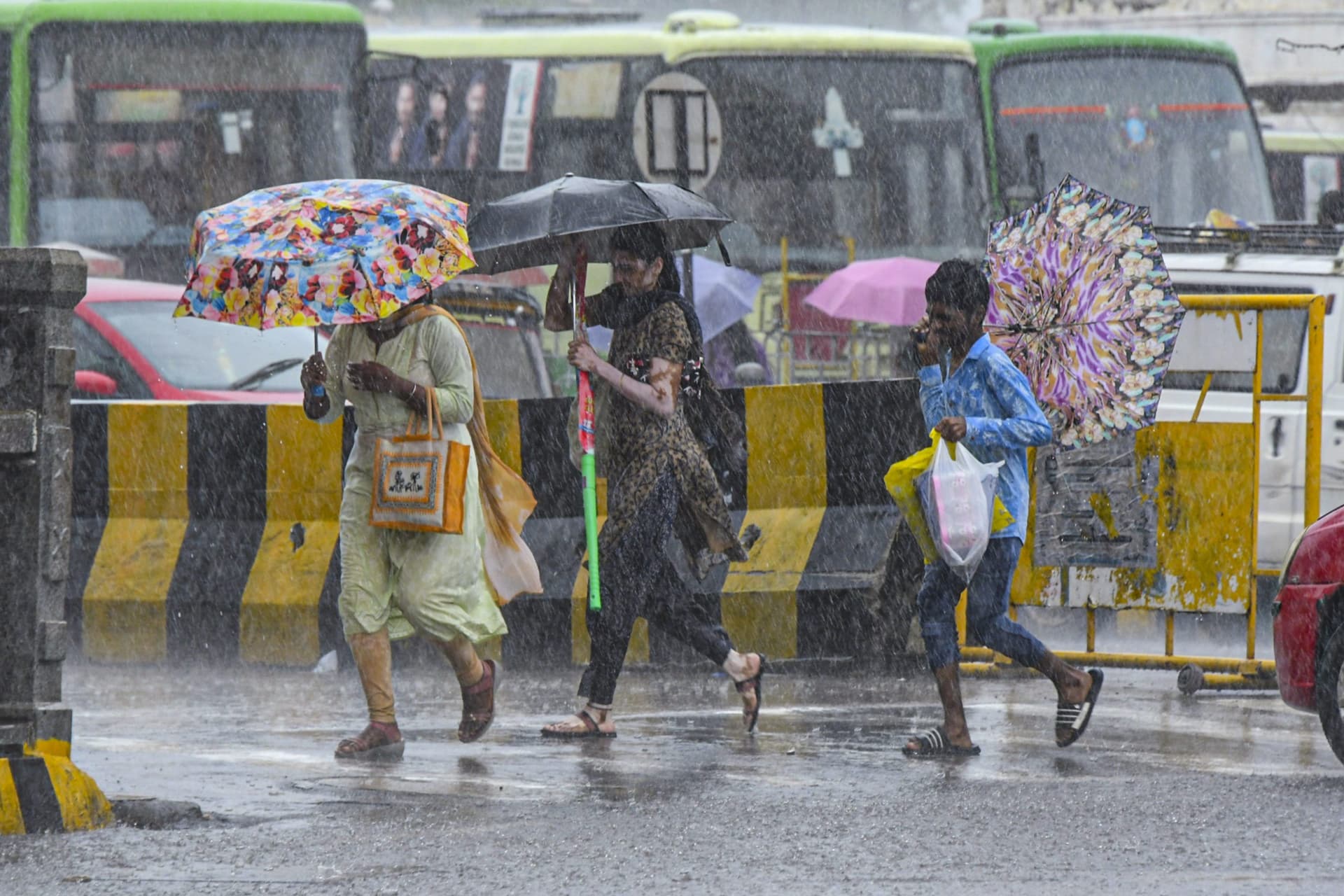 Bihar Weather: बारिश से बिहार को अभी राहत नहीं, जानें बुधवार को पटना से बेतिया तक कैसा रहेगा मौसम