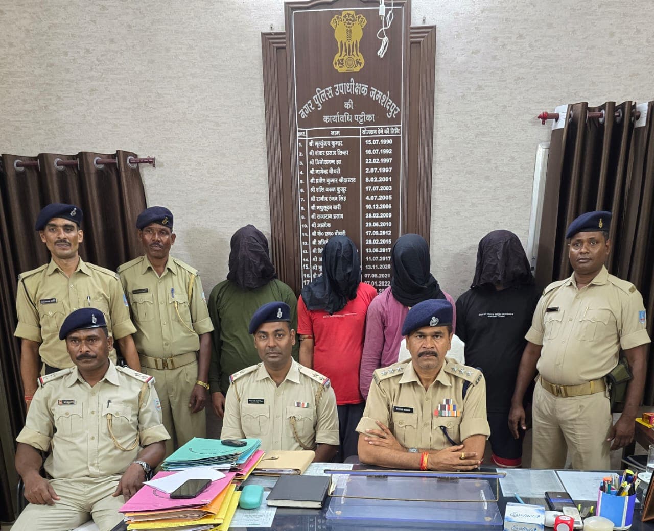 वेतन नहीं मिलने पर चालक ने बेचा हाइवा,खुद ही दर्ज करायी चोरी की रिपोर्ट, चार गिरफ्तार