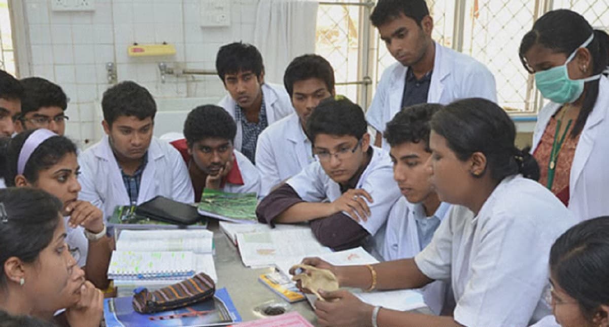 Medical Education: बिहार में MBBS की पढ़ाई अब हिन्दी में भी, इसी सत्र से मिलेगा ऑप्शन