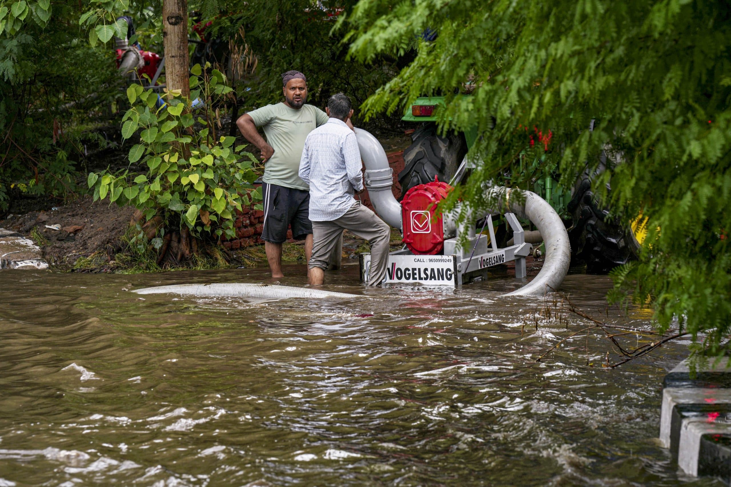 Weather Forecast: दिल्ली एनसीआर में बारिश की चेतावनी, 28 जुलाई तक इन राज्यों में भी होगी बरसात, Alert जारी