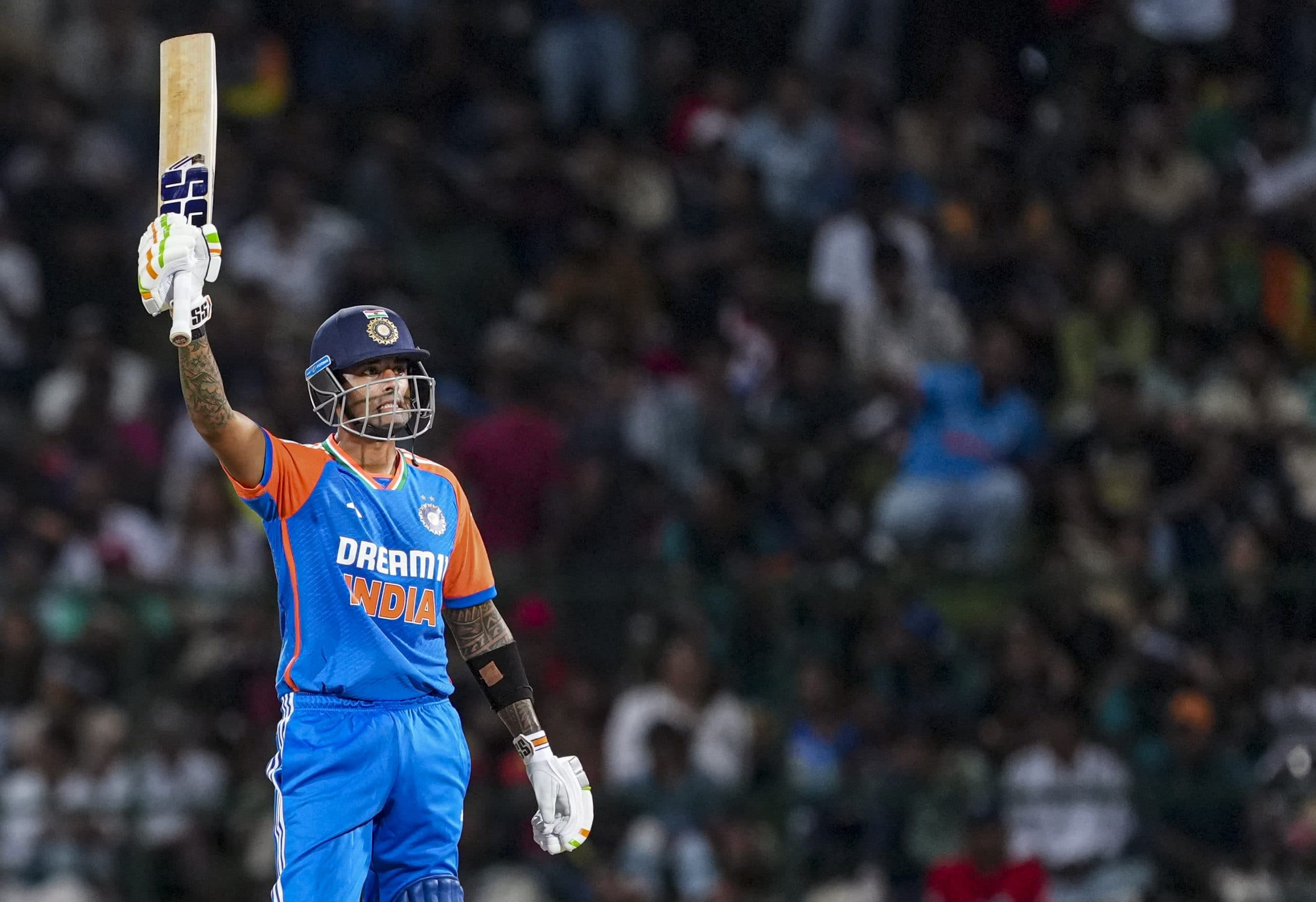 IND vs SL: भारत ने श्रीलंका को दिया 214 रनों का लक्ष्य, कप्तान सूर्या ने जड़ा पचासा