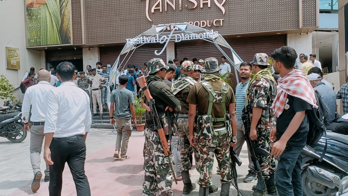 Purnia news : तनिष्क शोरूम लूटकांड : जांच टीम को मिले अहम सुराग, लाइनर की हुई पहचान