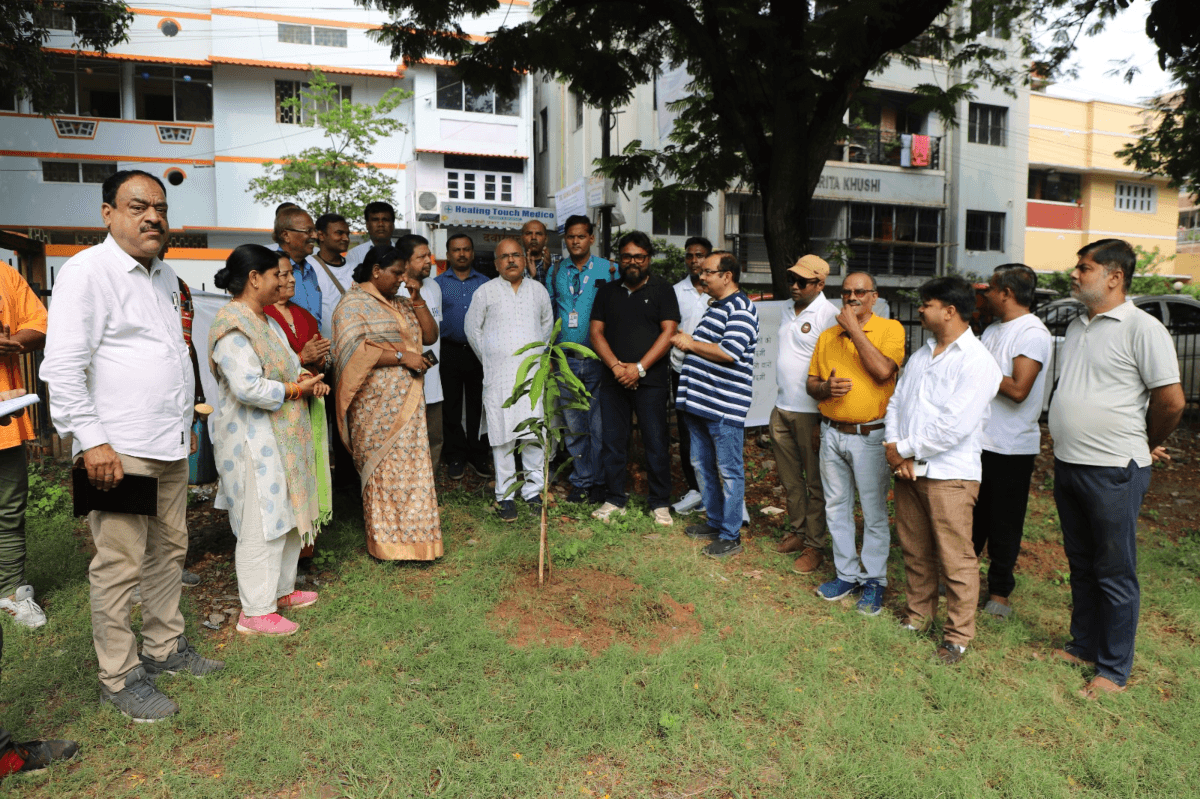प्रभात खबर स्थापना दिवस पर 14 अगस्त तक कोल्हान में 1 लाख पौधे लगाने की लक्ष्य