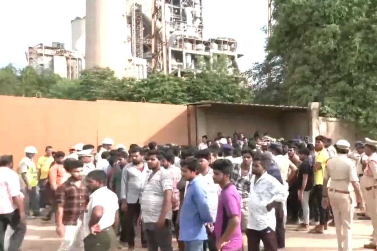 Andhra Pradesh के सीमेंट फैक्ट्री में विस्फोट, 15 लोग घायल
