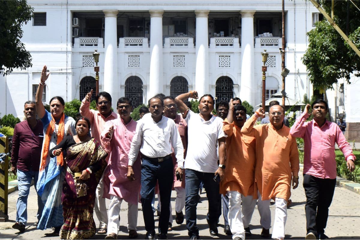 Vidhan Sabha Session : विधानसभा में हंगामा, भाजपा ने किया वाॅकआउट तो तृणमूल ने कहा..