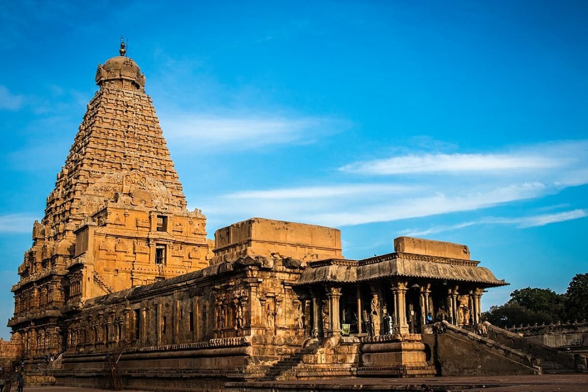 Brihadeshwar Temple: आखिर 1000 साल पुराना बृहदेश्वर मंदिर कैसे खड़ा है बिना नीव के?