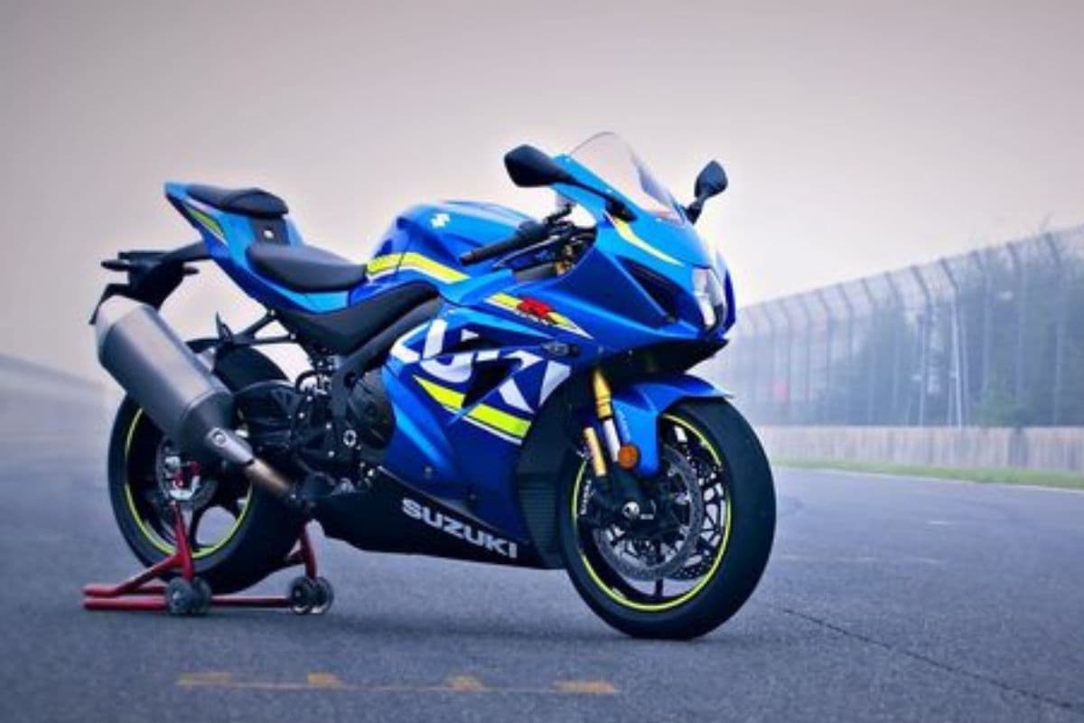 Bike Tips: शो-रूम में खड़ी बाइक की तरह चमकती रहेगी आपकी गाड़ी, अपनाएं ये 5 टिप्स