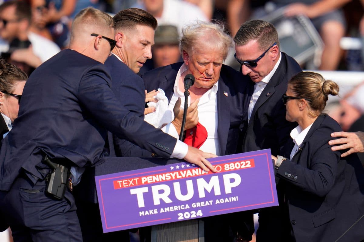 Trump assassination attempt: चश्मदीदों ने कहा ट्रंप की सुरक्षा में हुई चूक, अधिकारियों ने दी ये प्रतिक्रिया