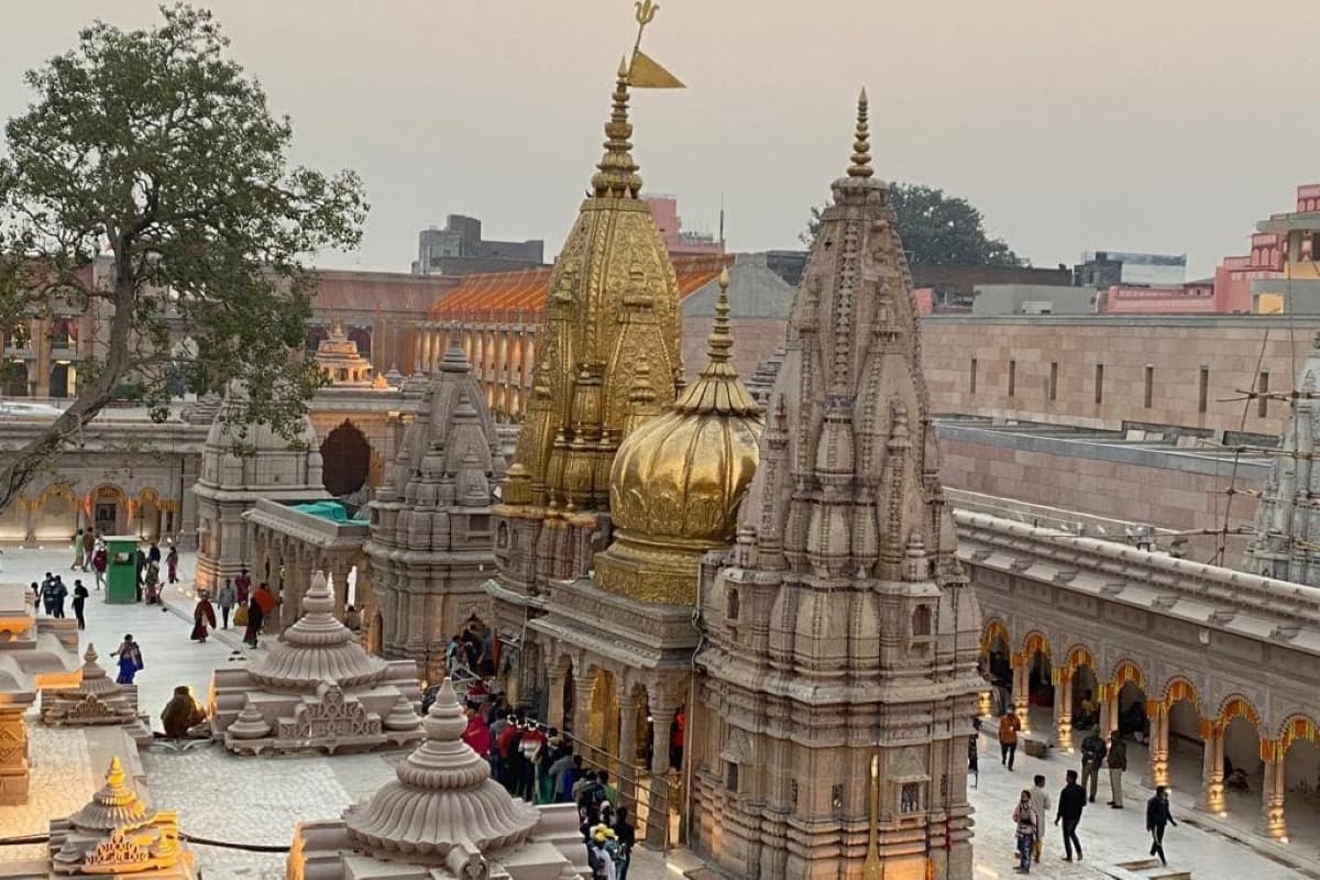 Kashi Vishwanath: भगवान शिव के त्रिशूल पर टिकी है बाबा विश्वनाथ की नगरी वाराणसी