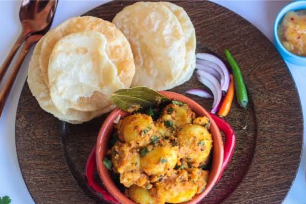 Luchi aloo