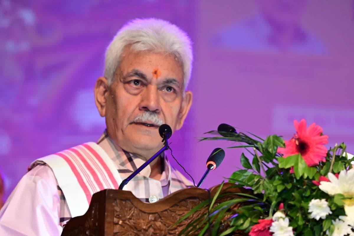 Jammu and Kashmir News: गृह मंत्रालय ने जम्मू-कश्मीर पुनर्गठन अधिनियम में किया संशोधन, उपराज्यपाल के अधिकार बढ़े