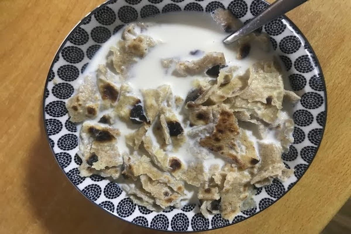 Milk with Roti: ऐसे खाएं दूध और रोटी, शरीर के अंग-अंग में भर जाएगी ताकत