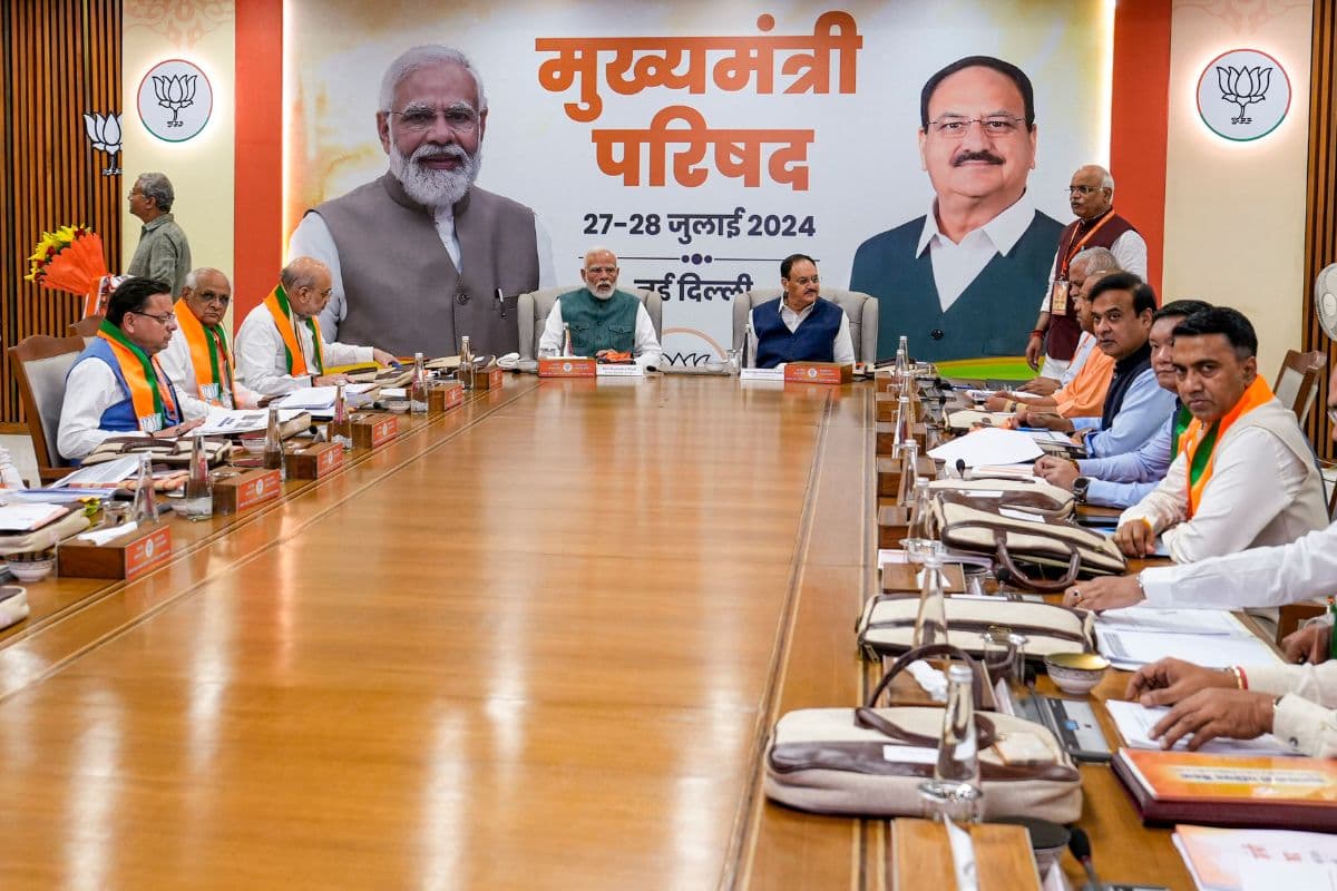 BJP Meeting: पीएम मोदी ने बीजेपी शासित मुख्यमंत्रियों और डिप्टी सीएम के साथ की बैठक, इन मुद्दों पर हुई बात