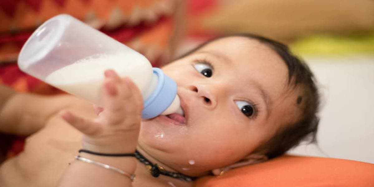 Baby Care: प्लास्टिक फीडर से फैलती है बच्चों में कई तरह की बीमारी, ऐसे करें साफ