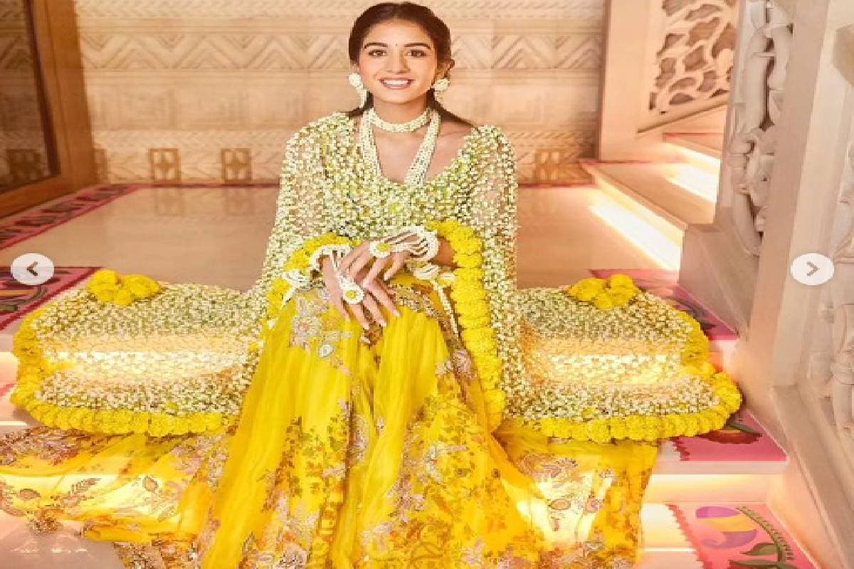 Radhika Merchant: राधिका के फूलों वाला दुप्पटा आपको भी बनवाना हैं, तो जानें कीमत और बनने में कितना लगा समय