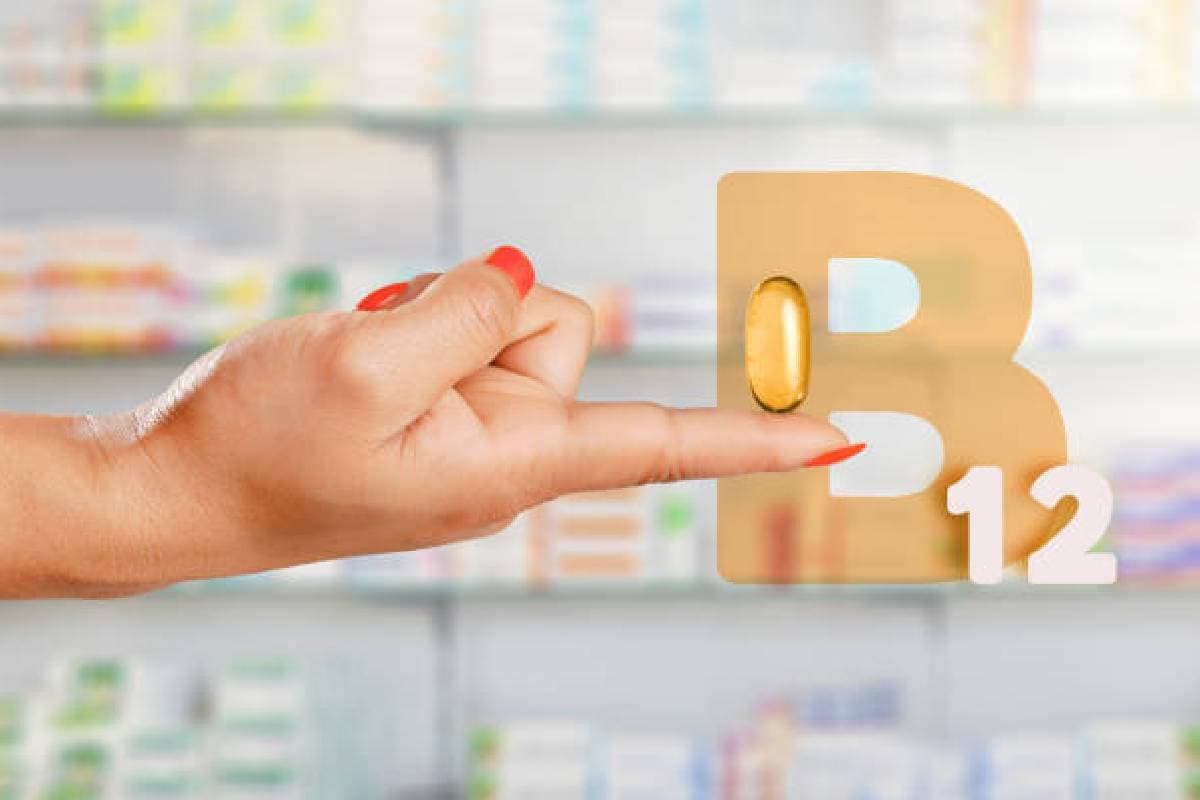 Vitamin B12 :