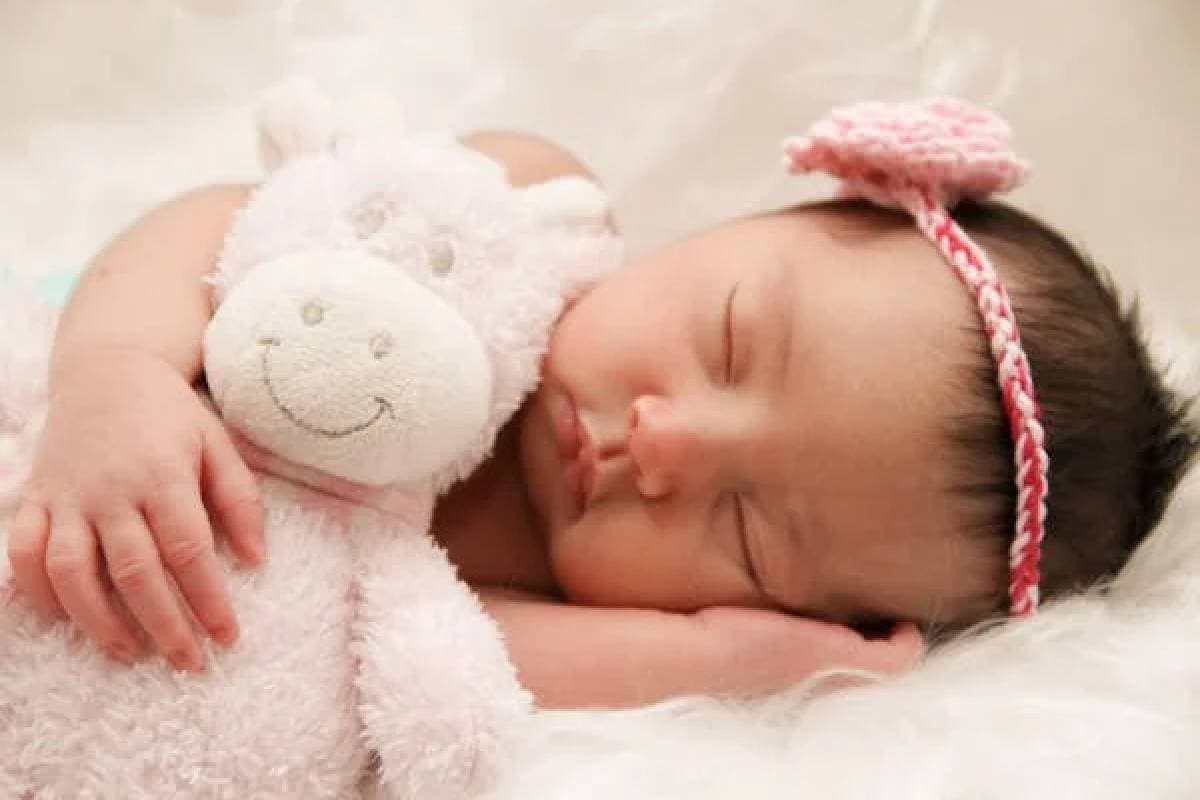 Baby Girl names: P से रखें अपनी शहजादी का नाम, यहां देखें बेस्ट, यूनिक और अर्थ वाले नामों की लिस्ट