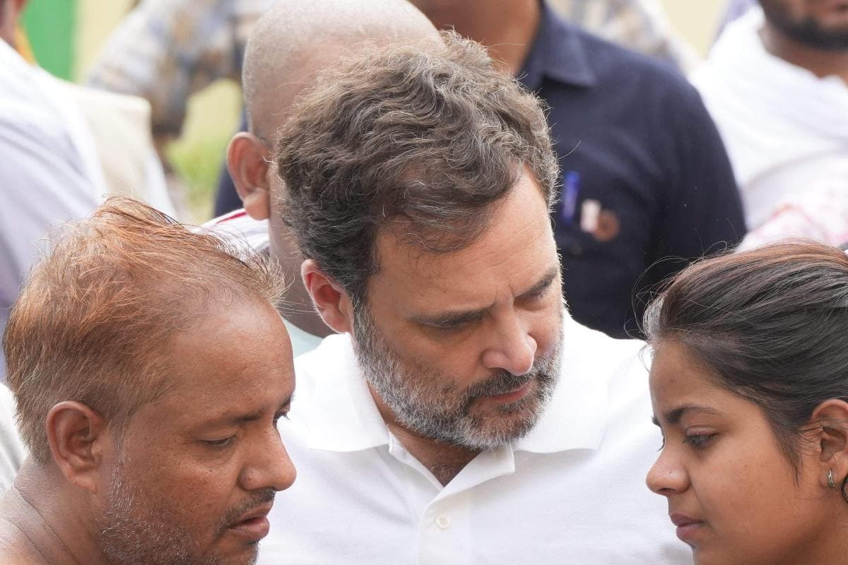 Hathras Stampede: भोले बाबा ने कहा- मेरे चरणों की धूल लो, इसके बाद भीड़ दौड़ पड़ी उनके पीछे