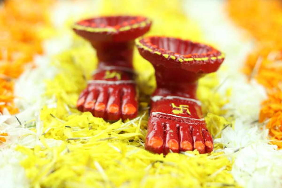 Vastu Tips for Laxmi: बेडरूम में न करें ऐसी गलती, मां लक्ष्मी हो सकती हैं नाराज, आती है कंगाली!