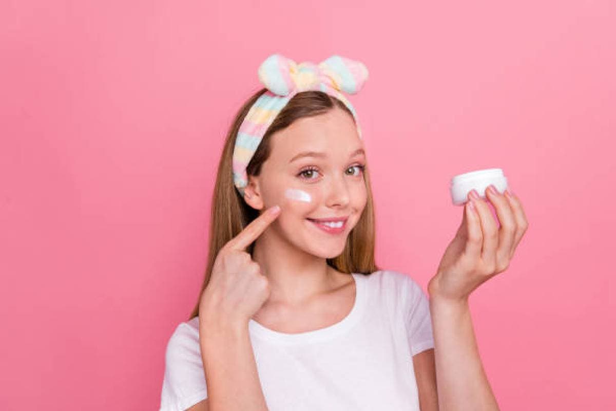 Skincare for Teenagers: युवाओं को अपनी त्वचा की देखभाल कैसे करनी चाहिए? एक्सपर्स से जानें