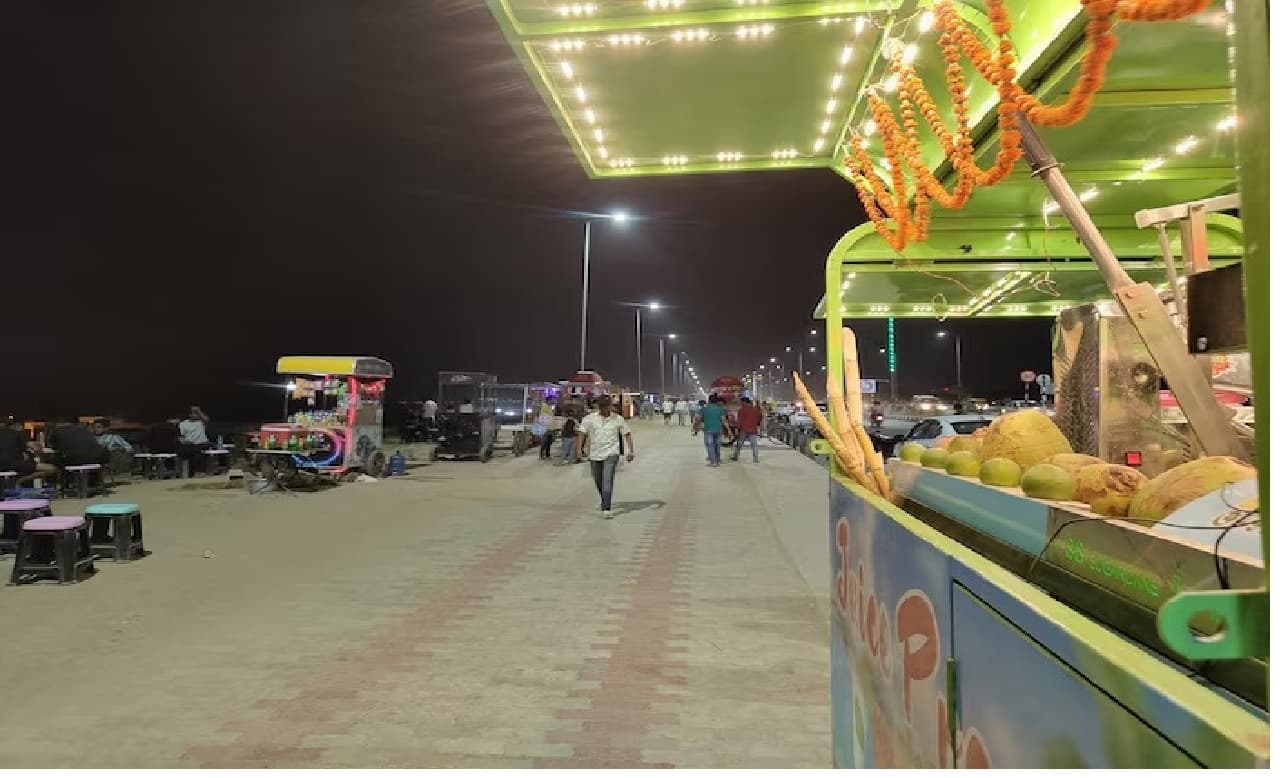 Night life in Patna: पटना के मरीन ड्राइव  जहां देर रात तक सजती है दुकानें...