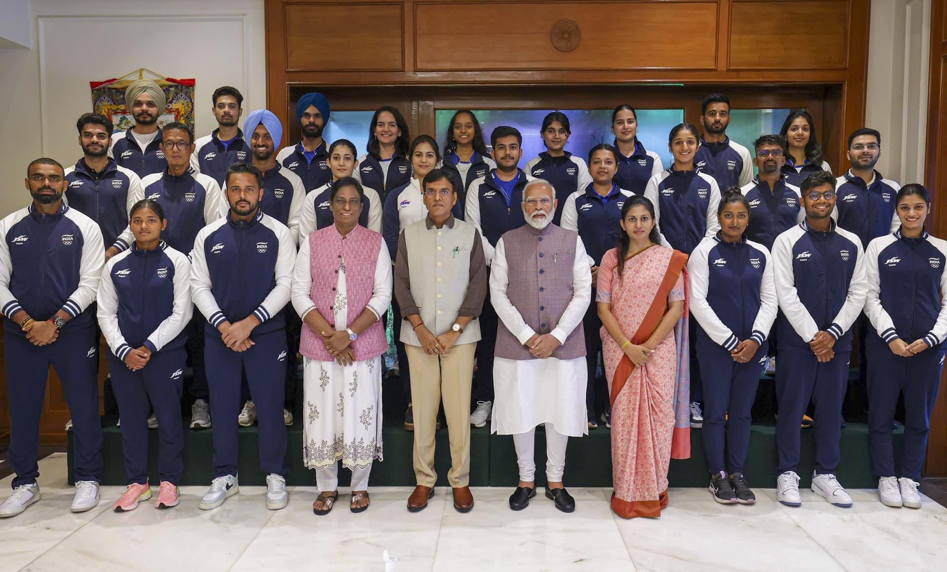 Paris Olympic 2024: पेरिस ओलंपिक जा रहे भारतीय खिलाड़ियों से मिले पीएम मोदी, कहा- सर्वश्रेष्ठ प्रदर्शन की दी शुभकामनाएं