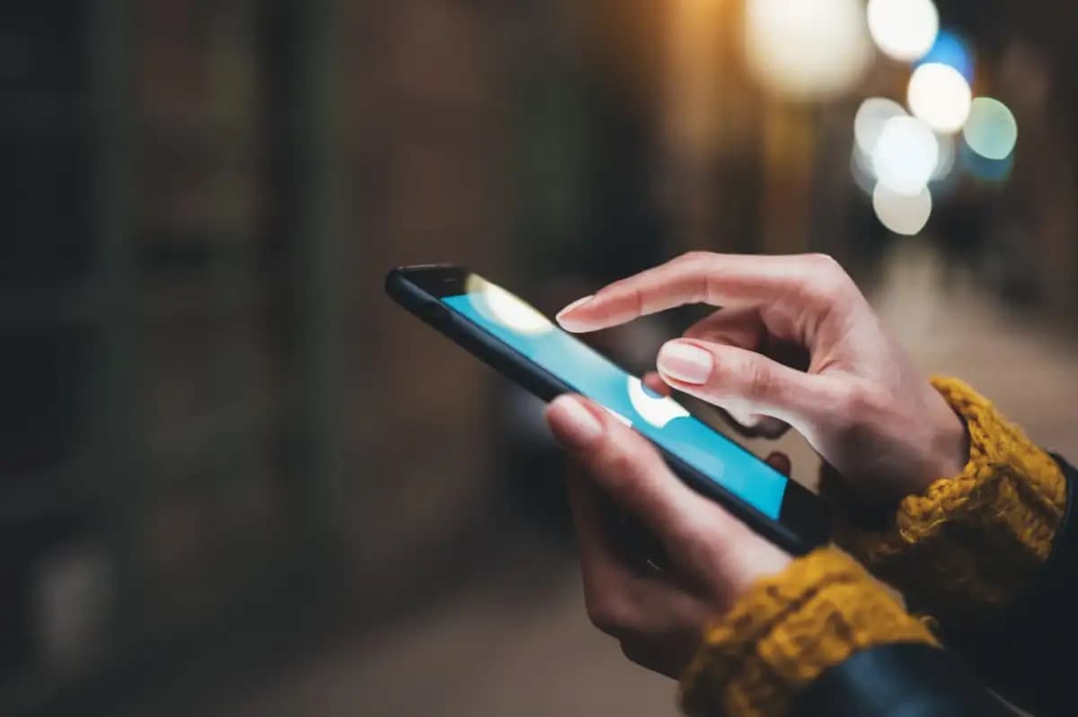 Health News: बिना फोन बजे सुनाई दे रही रिंग, युवाओं में बढ़ रही दिमाग की ये खतरनाक बीमारी