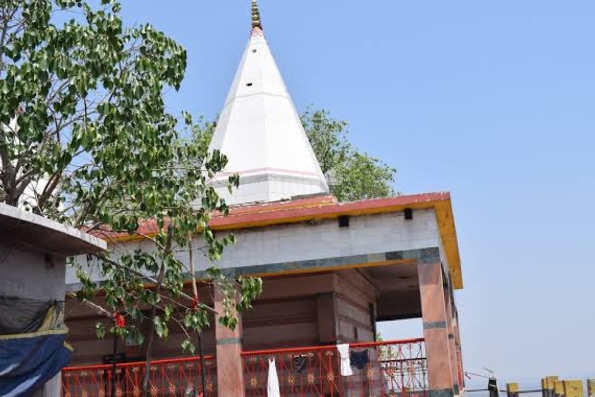जहानाबाद के सिद्धेश्वर नाथ मंदिर में फिर से हुआ हादसा, मंदिर की सीढ़ियों पर गिरकर महिला की मौत