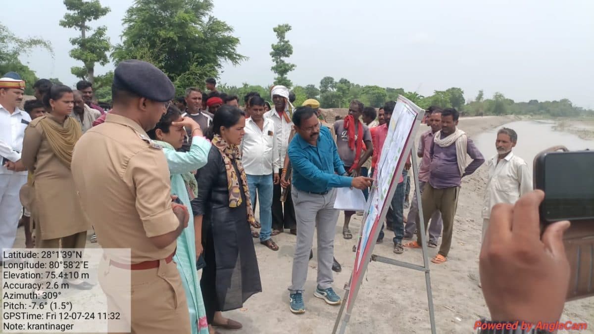 UP Flood News: यूपी में बाढ़ के पानी से घिरे 600 गांव, 5 की मौत