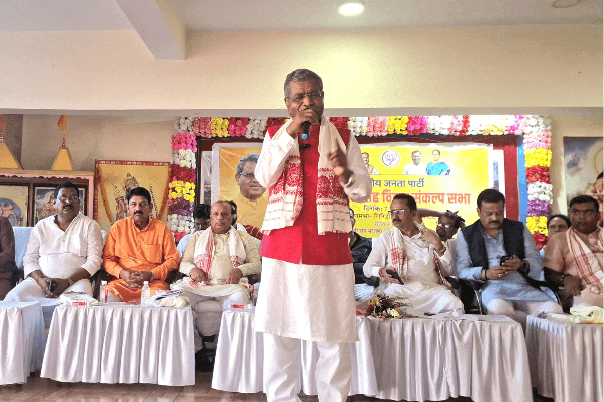 गिरिडीह में शिबू सोरेन परिवार पर बरसे बाबूलाल मरांडी, कहा- झारखंड में बनाएं एनडीए की सरकार