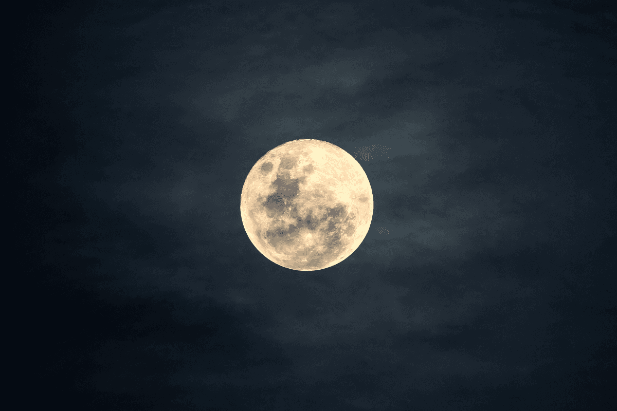 Lunar Eclipse: 2024 का दूसरा चंद्र ग्रहण जानिए कब और कहां दिखेगा
