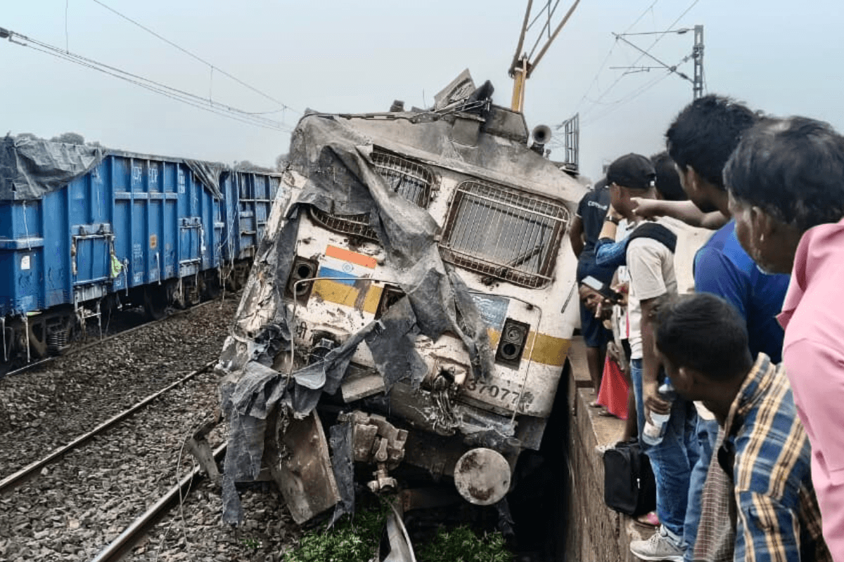 Jharkhand Train Accident: झारखंड ट्रेन हादसे में 2 यात्रियों की मौत, 18 घायल