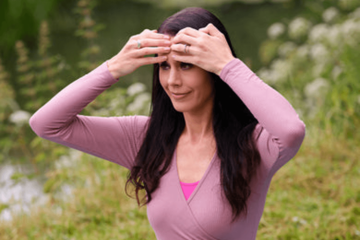 Face Yoga: फेस योगा आपके चेहरे को बनाएगा स्वस्थ और सुंदर