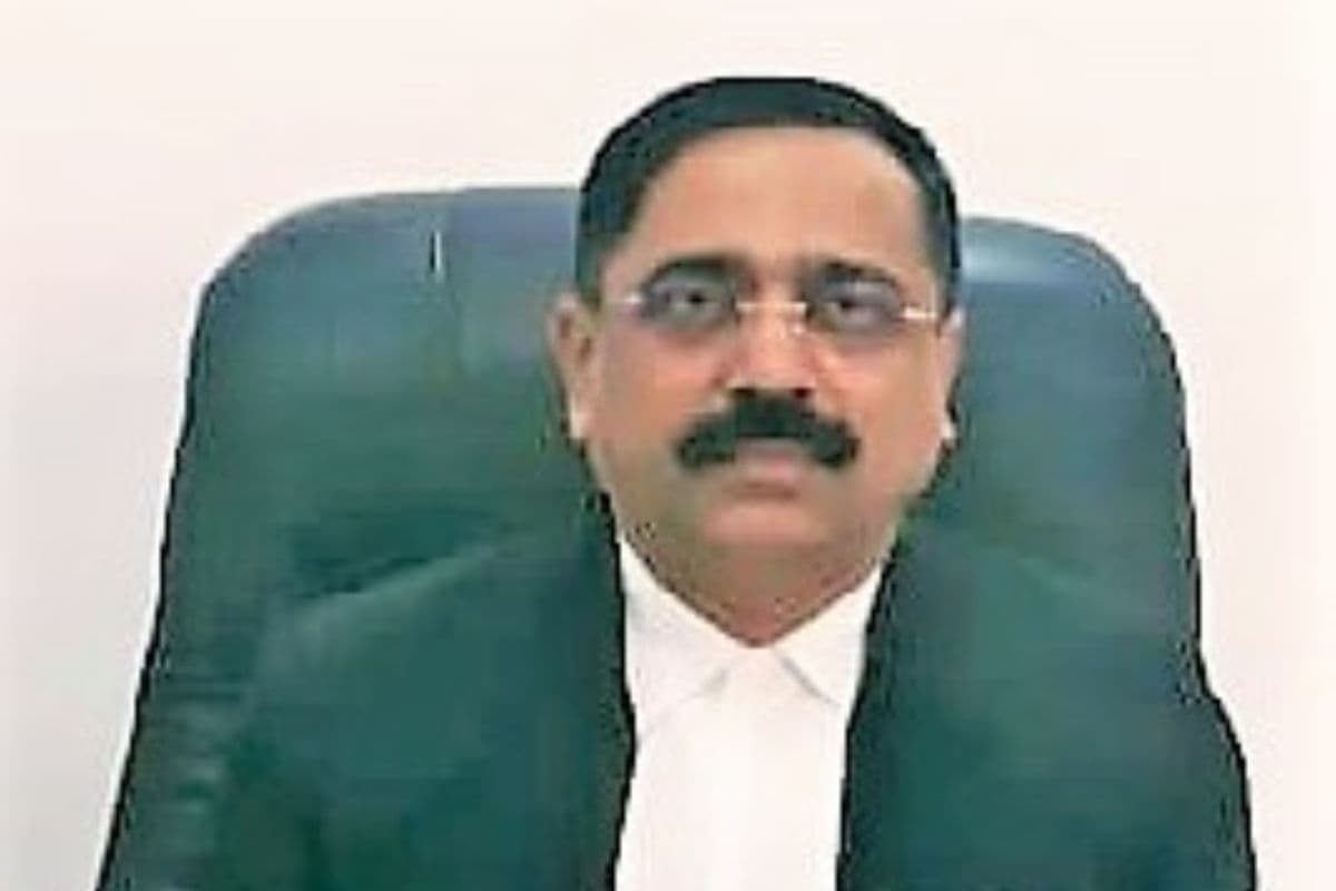 झारखंड हाईकोर्ट के एक्टिंग चीफ जस्टिस बने सुजीत नारायण प्रसाद, अधिसूचना जारी