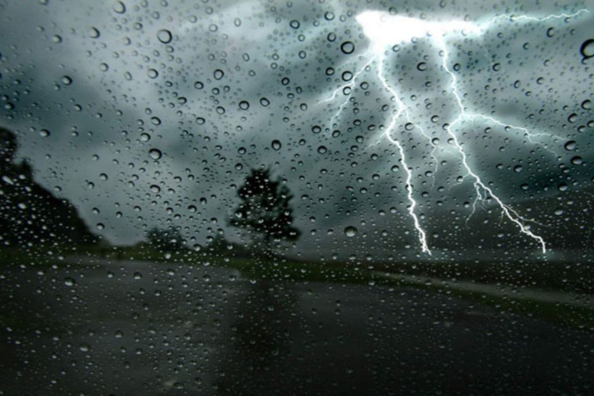 Aaj ka Mausam: यूपी के इन जिलों में आज भारी बारिश और बिजली गिरने की चेतावनी